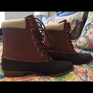Tommy Hilfiger boots.